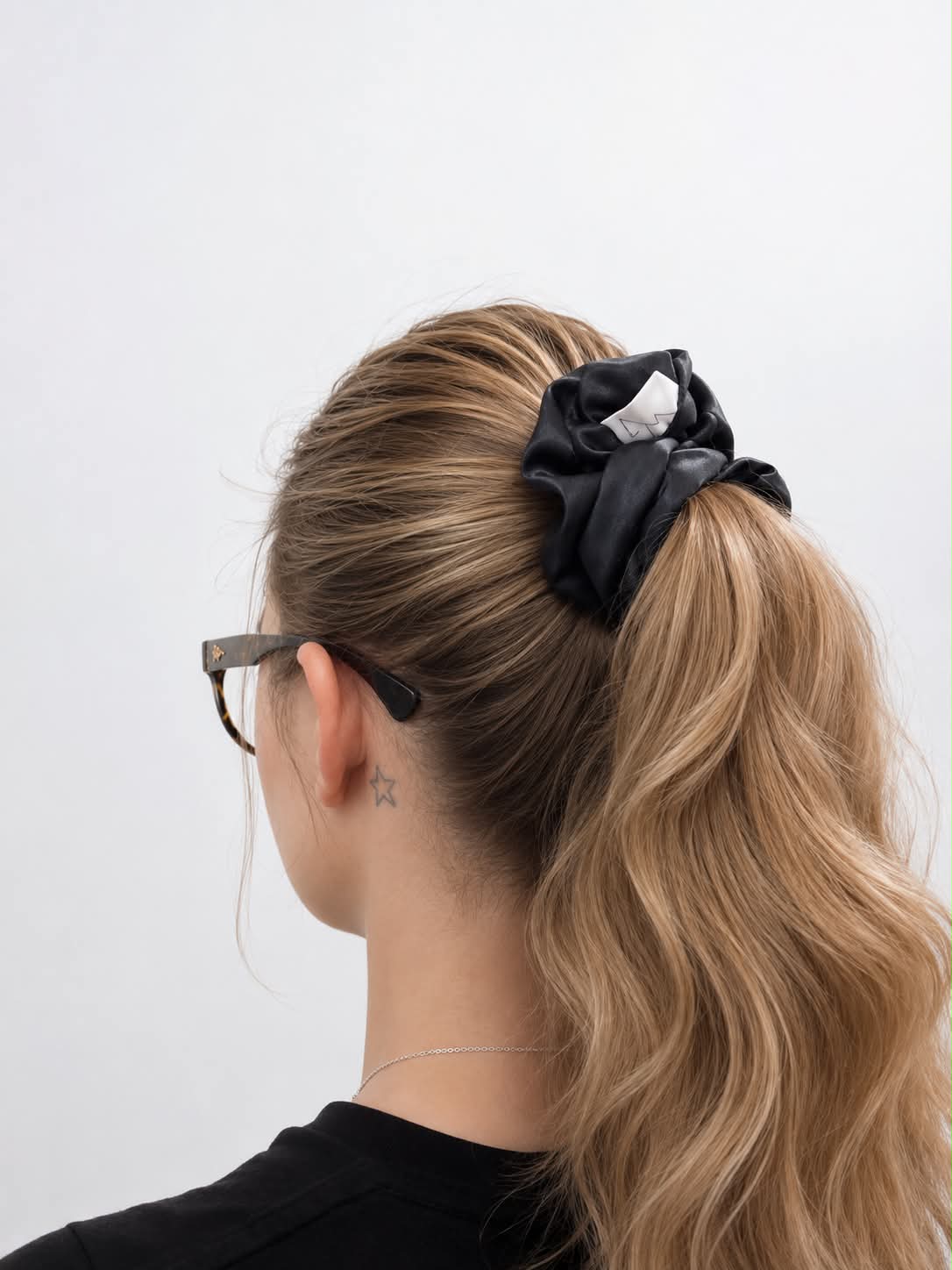 Saténová scrunchie