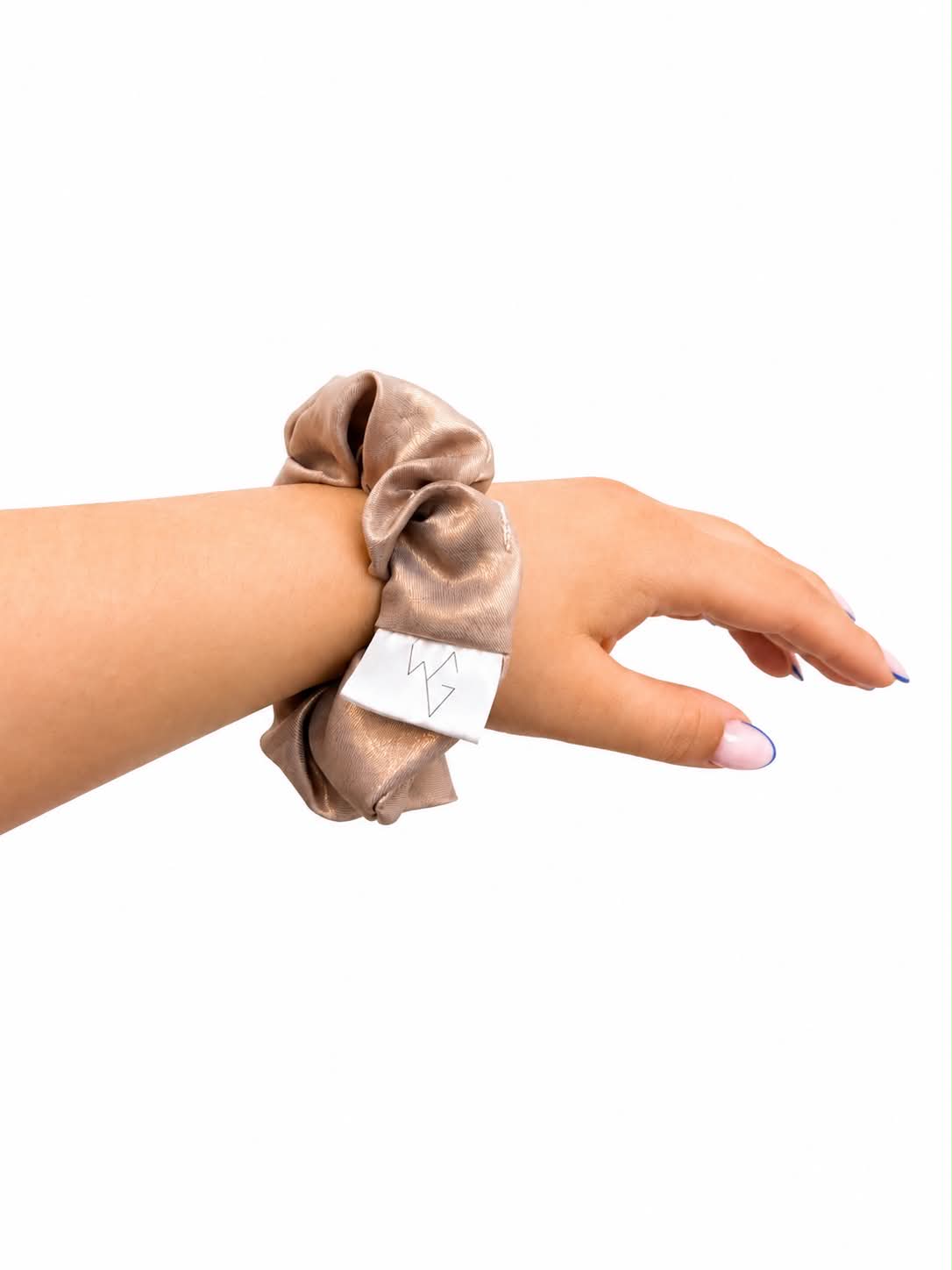 Saténová scrunchie