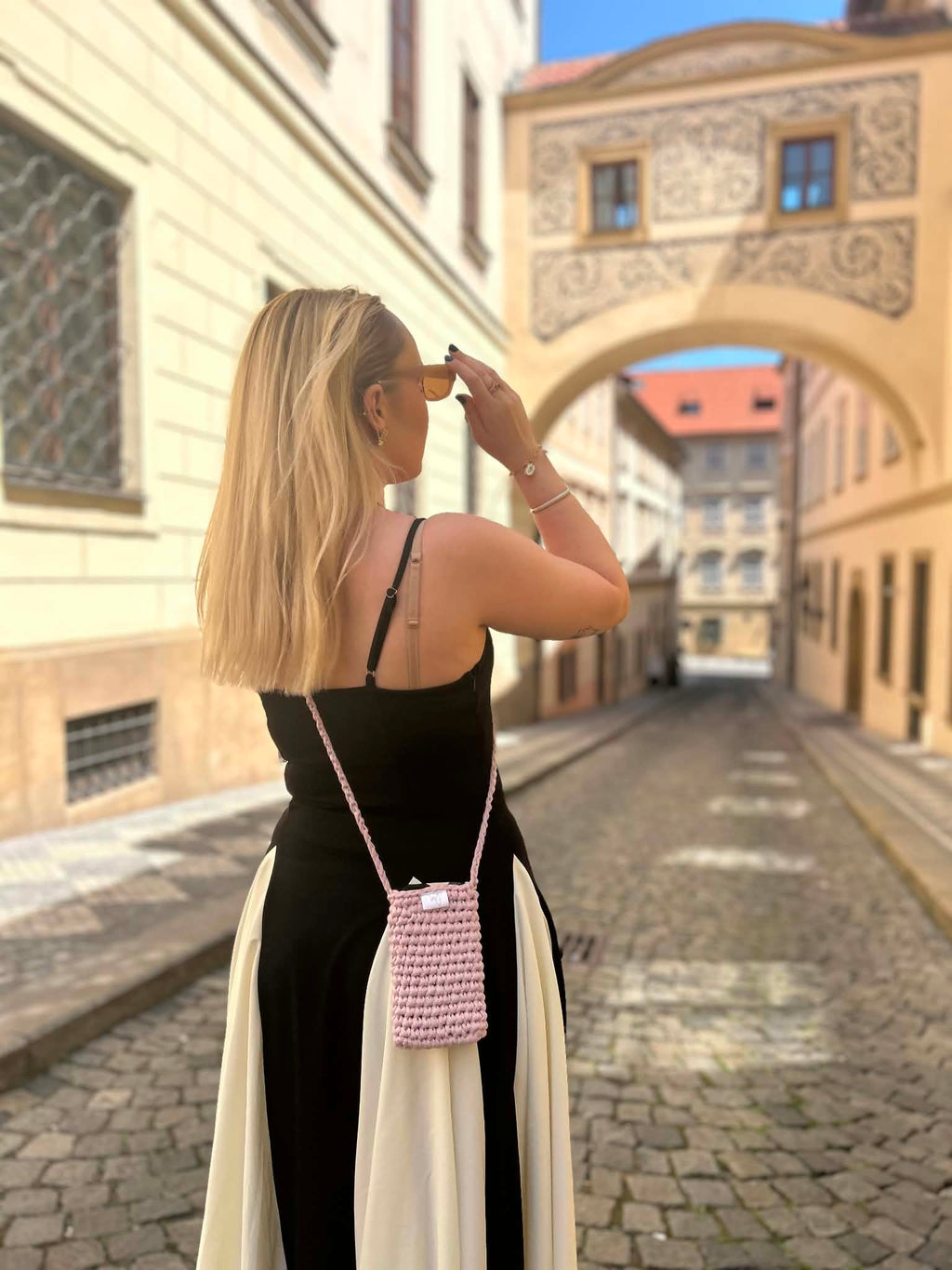 Háčkovaná kabelka na mobil